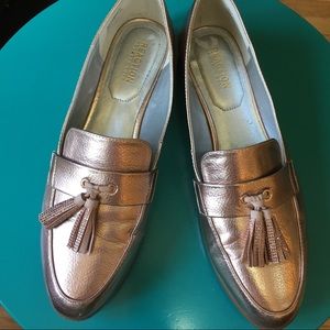 Metallic rose gold Kenneth Cole loafers size 9